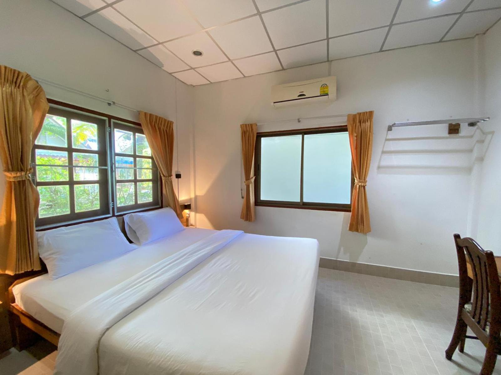 Coconut Bungalow Nai Yang Beach Exterior foto